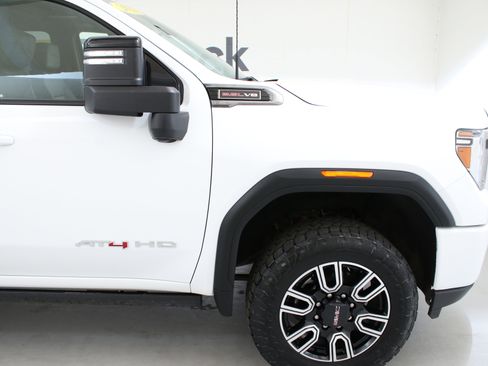 Used 2022 GMC Sierra 2500 AT4 w/ AT4 Premium Plus Package AWD/4WD image 12