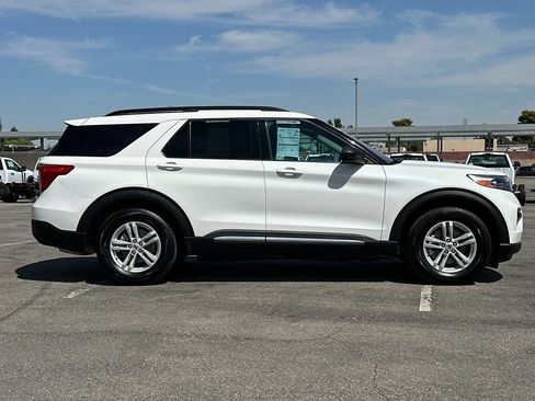 Certified 2024 Ford Explorer XLT RWD image 2