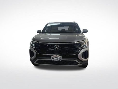 Used 2024 Volkswagen Atlas Cross Sport SE FWD image 3