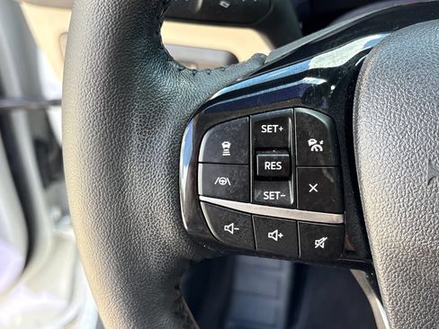 Used 2021 Ford Escape SEL FWD image 13