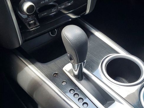 Used 2015 Nissan Pathfinder S FWD image 29