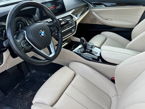 Used 2019 BMW 530e image 11