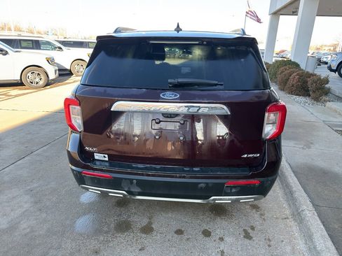 Used 2022 Ford Explorer XLT w/ Equipment Group 202A image 6