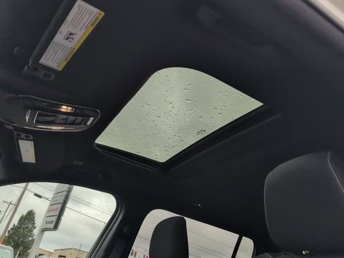 New 2025 Jeep Grand Cherokee L Laredo image 20