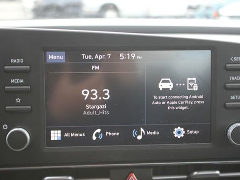 Used 2024 Hyundai Elantra SE FWD image 5