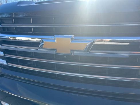 Certified 2023 Chevrolet Silverado 2500 High Country w/ Z71 Off-Road Package image 34