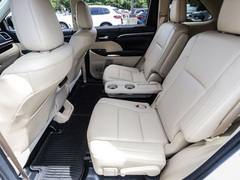 Used 2016 Toyota Highlander Limited FWD image 55