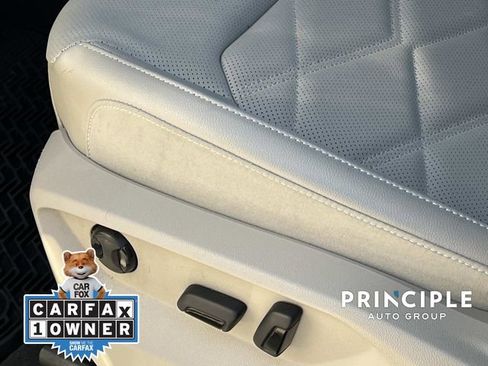 Used 2024 Volkswagen Atlas SE w/ Panoramic Sunroof Package image 17