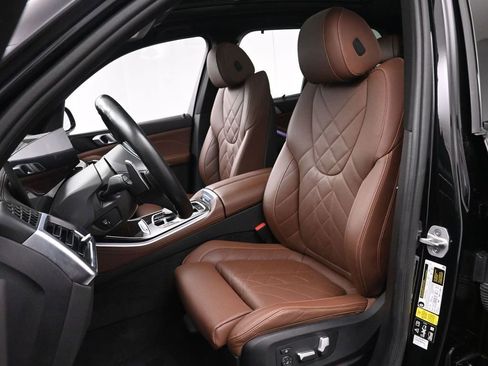 Used 2024 BMW X5 xDrive40i w/ M Sport Package AWD/4WD image 16