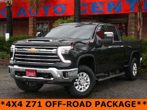 Used 2024 Chevrolet Silverado 2500 LTZ w/ LTZ Convenience Package image 4