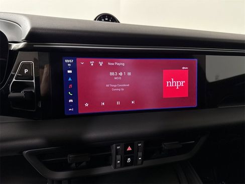 Certified 2025 Porsche Macan 4 Electric image 29