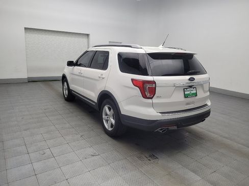 Used 2018 Ford Explorer XLT w/ Equipment Group 202A image 5