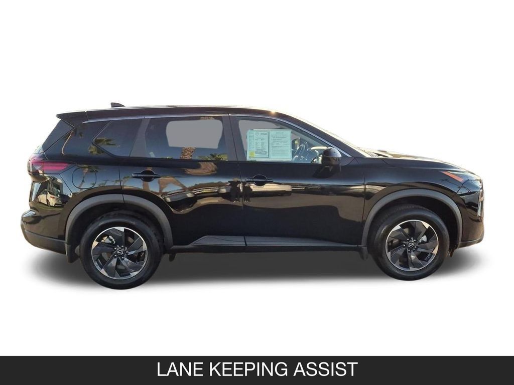 Certified 2026 Nissan Rogue SV FWD image 6