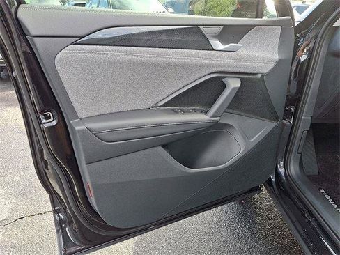 New 2025 Volkswagen Tiguan S image 8