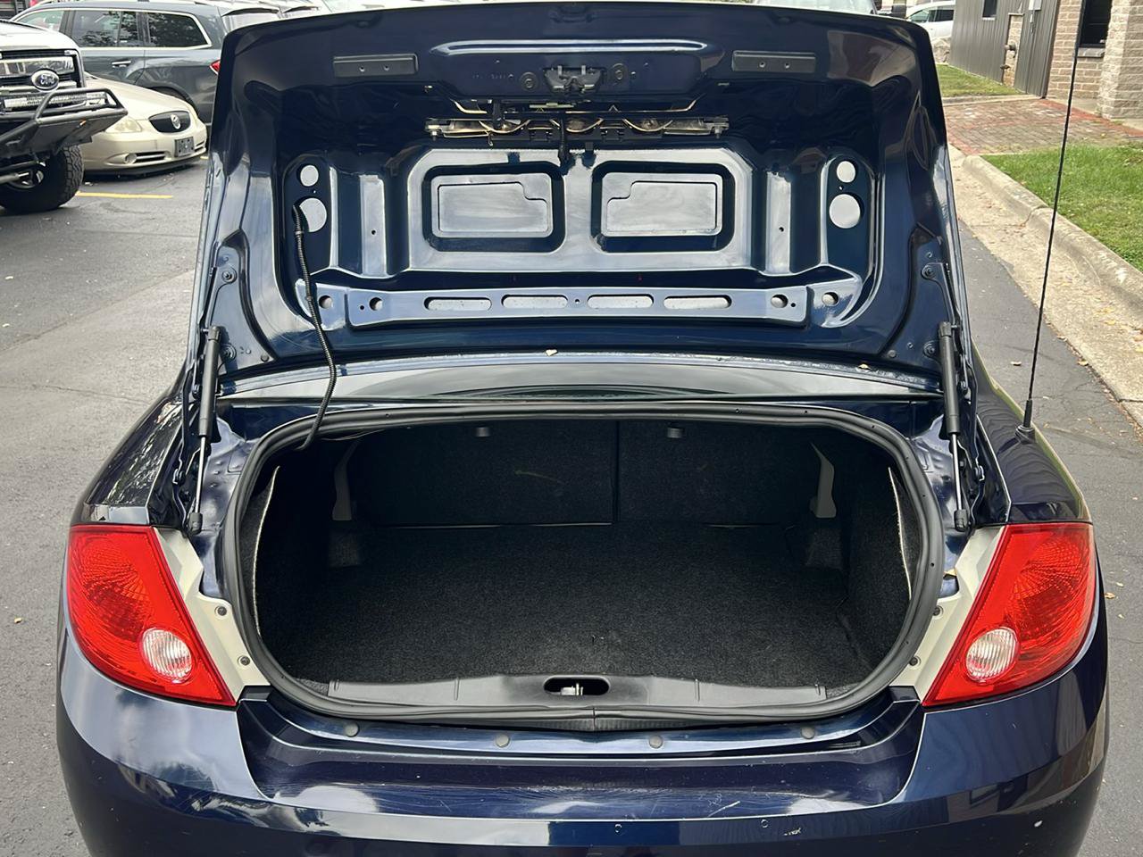 Used 2010 Chevrolet Cobalt LS FWD image 18