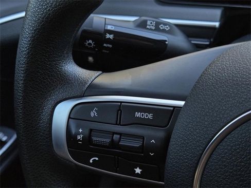 Certified 2025 Kia K5 LXS image 25