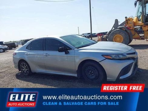 Used 2021 Toyota Camry SE image 25