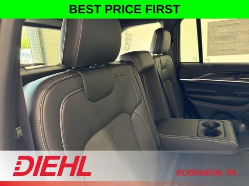 New 2026 Jeep Grand Cherokee Altitude AWD/4WD image 12