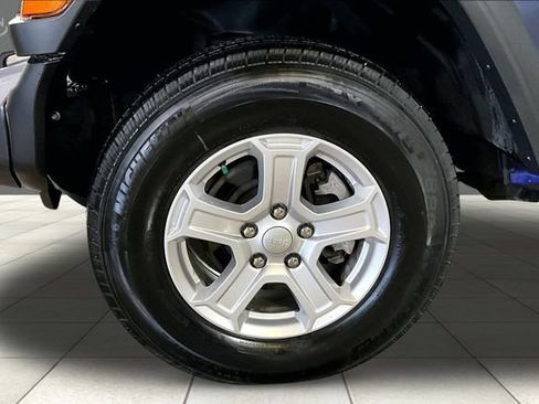 Used 2019 Jeep Wrangler Unlimited Sport S AWD/4WD image 9