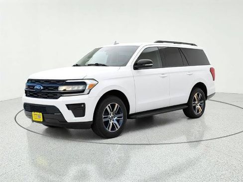 Certified 2024 Ford Expedition XLT RWD image 3