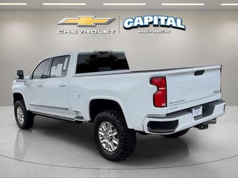 Used 2025 Chevrolet Silverado 2500 High Country w/ Technology Package AWD/4WD image 3