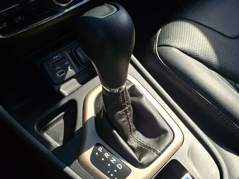Used 2015 Jeep Cherokee Limited w/ Luxury Group FWD image 15
