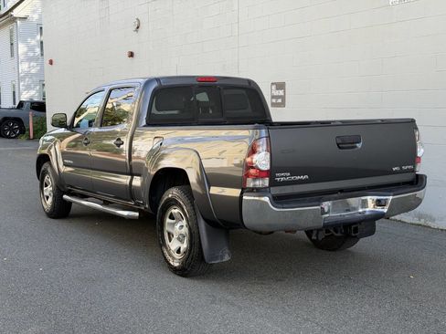 Used 2011 Toyota Tacoma 4x4 Double Cab w/ SR5 Pkg #2 image 3