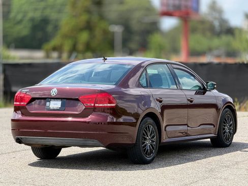 Used 2013 Volkswagen Passat 2.5 S FWD image 9