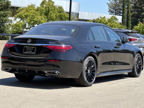 New 2025 Mercedes-Benz S 580e 4MATIC Sedan image 4