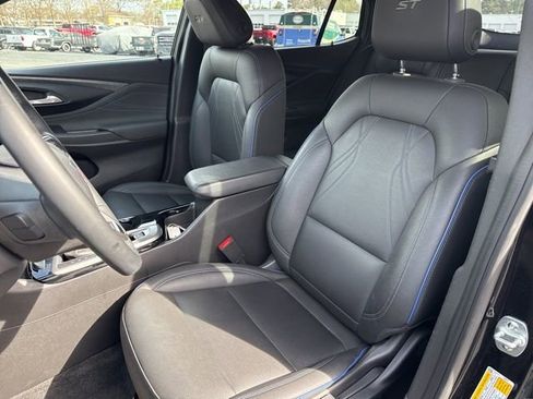 Used 2025 Buick Envista Sport Touring image 13