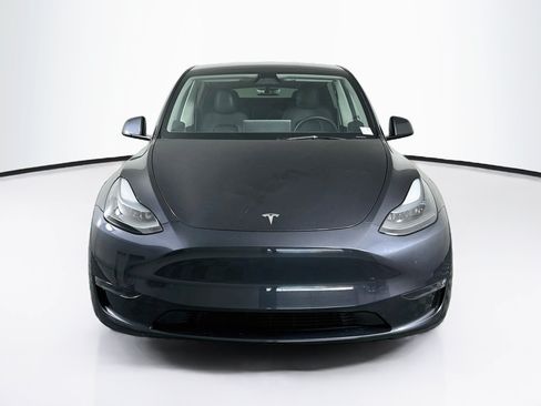 Used 2025 Tesla Model Y Long Range RWD image 2