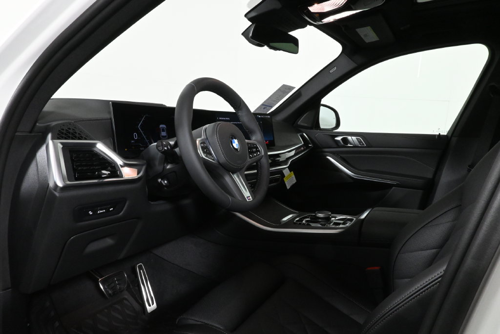 Used 2026 BMW X5 xDrive40i w/ M Sport Package AWD/4WD image 15
