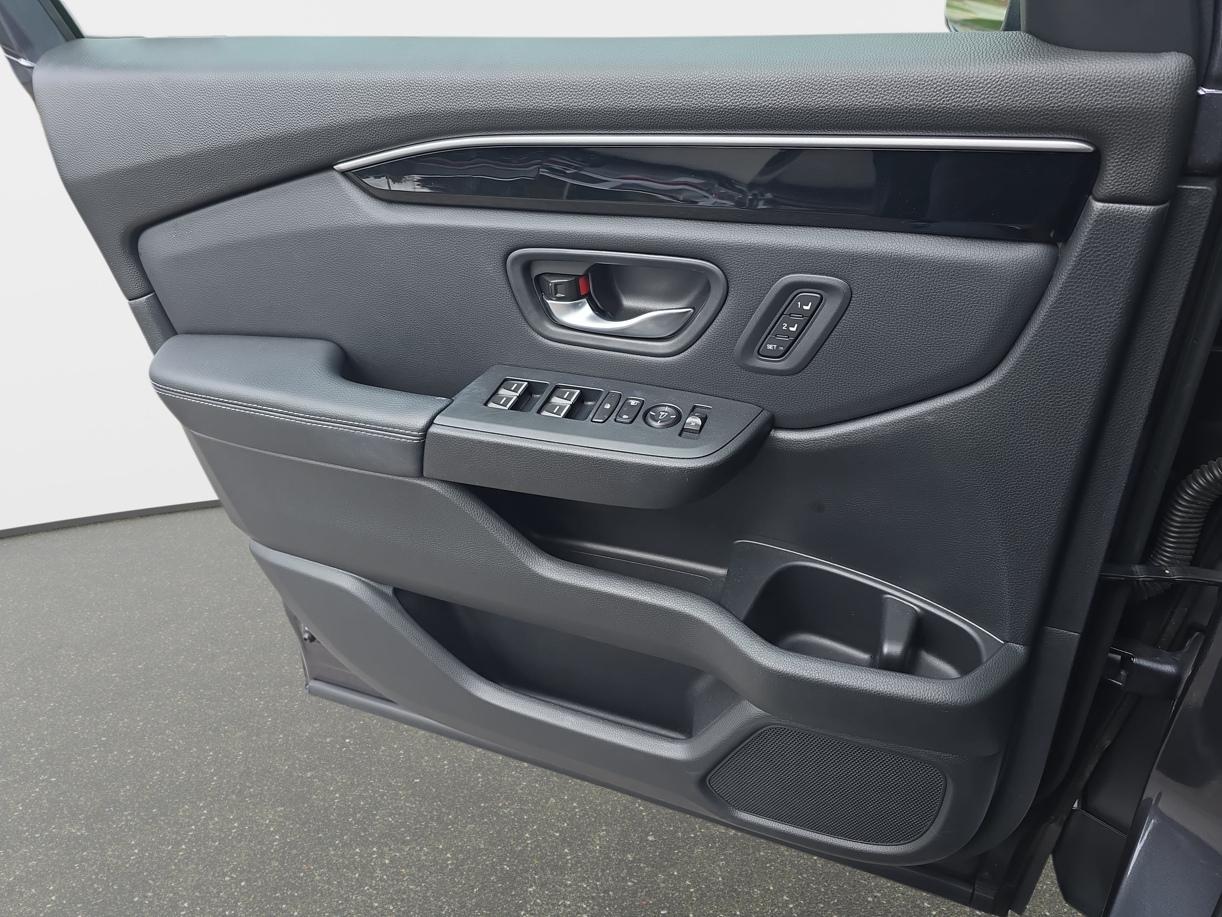 Used 2024 Honda Pilot Touring image 29