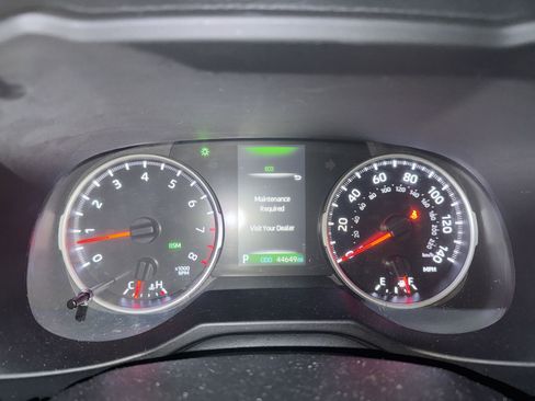 Used 2022 Toyota RAV4 XLE image 7