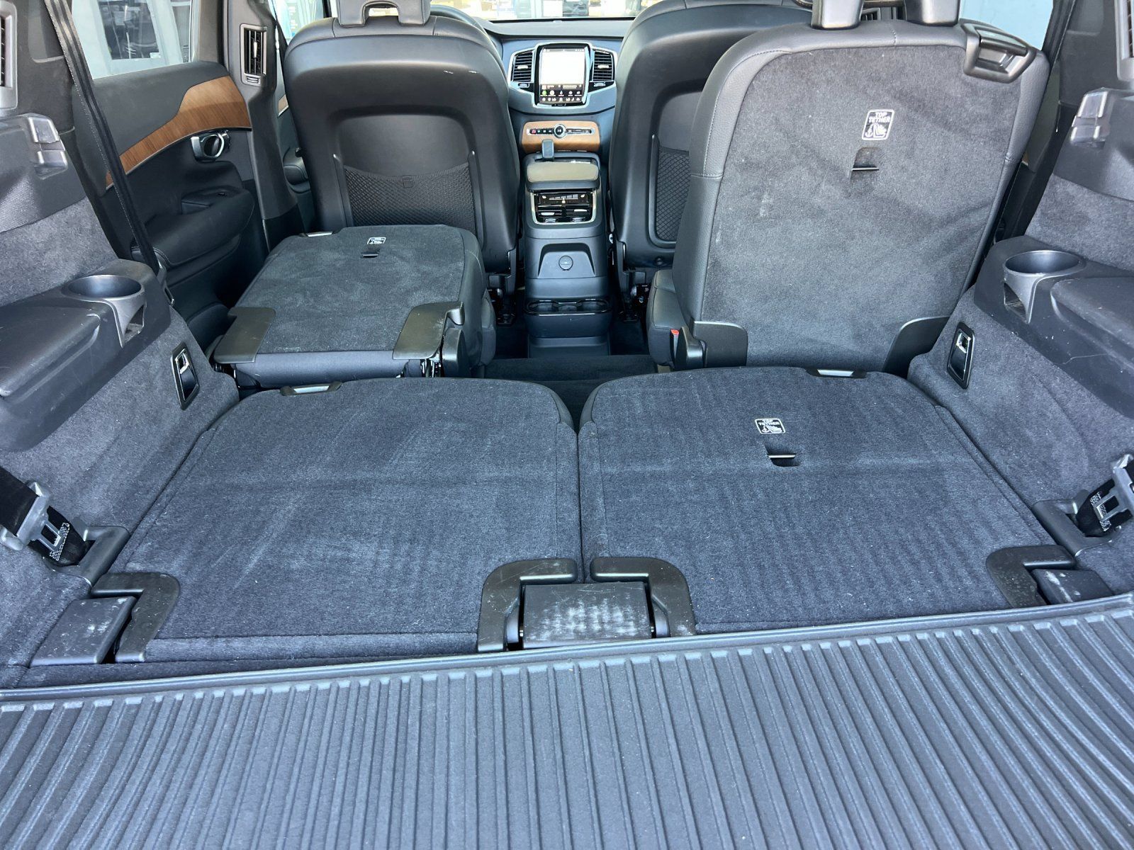 Used 2024 Volvo XC90 T8 Plus AWD/4WD image 17