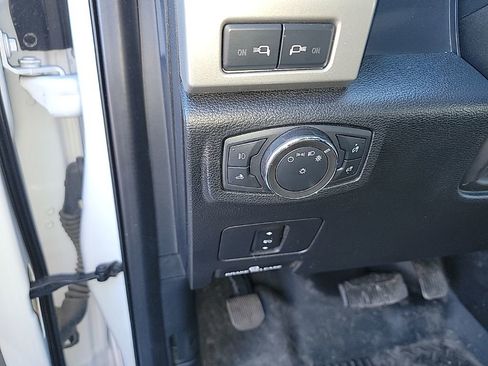 Used 2021 Ford F250 Lariat w/ Chrome Package image 26