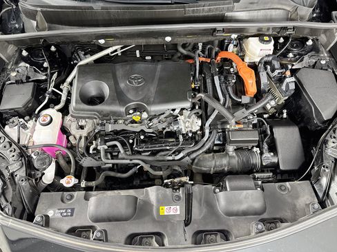 Certified 2024 Toyota Venza LE AWD/4WD image 29
