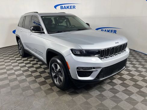 Used 2022 Jeep Grand Cherokee Limited 4xe w/ Luxury Tech Group II AWD/4WD image 8
