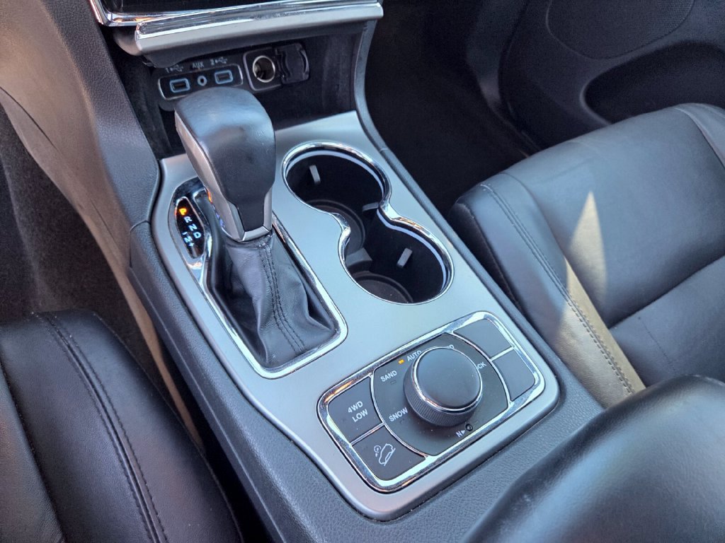 Used 2020 Jeep Grand Cherokee Limited AWD/4WD image 28