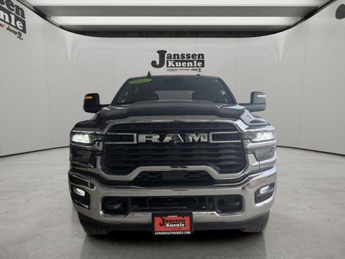 Used 2025 RAM 2500 Big Horn AWD/4WD image 4