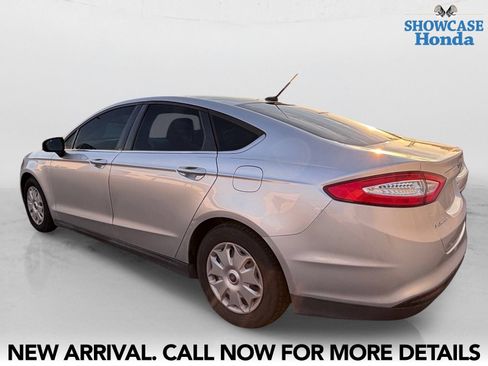 Used 2014 Ford Fusion S FWD image 4