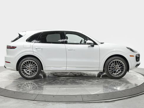 Used 2022 Porsche Cayenne Platinum Edition AWD/4WD image 8