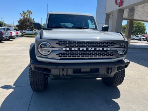 New 2026 Ford Bronco Badlands w/ Sasquatch Package AWD/4WD image 5