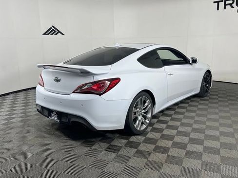 Used 2015 Hyundai Genesis 3.8 RWD image 25