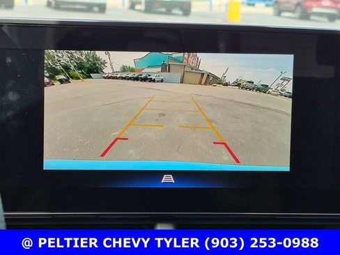Used 2024 Chevrolet Trax RS w/ Sunroof Package FWD image 22