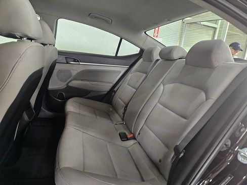 Used 2018 Hyundai Elantra SEL FWD image 25