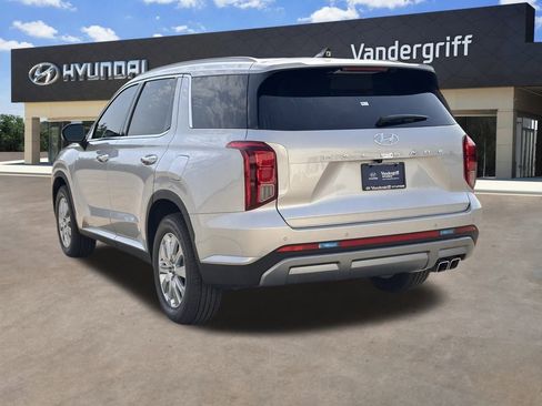 Certified 2025 Hyundai Palisade SEL image 8