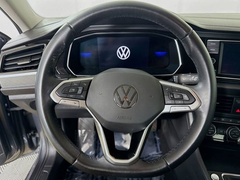 Certified 2022 Volkswagen Jetta SE FWD image 14