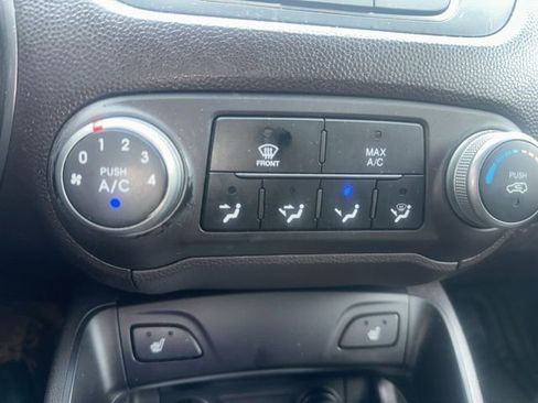 Used 2015 Hyundai Tucson SE image 11