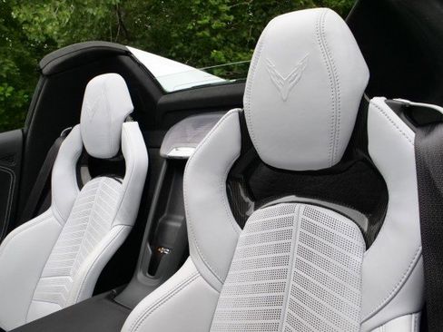 Used 2023 Chevrolet Corvette Convertible 3LT / Z51 Performa w/ Z51 Performance Package image 57